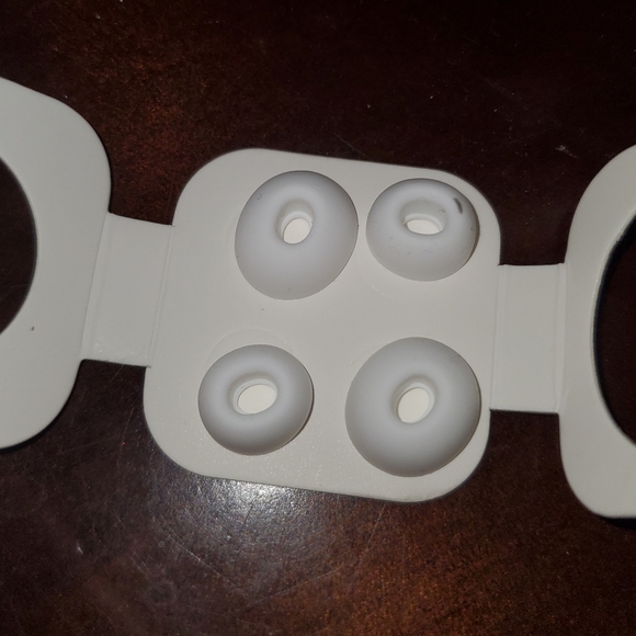 Bluetooth airpods - Picture 3 of 3